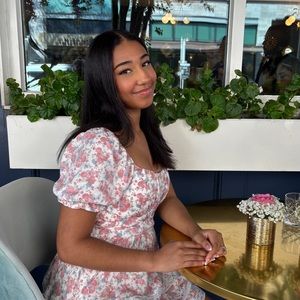 Meet your Posher, Phoenix